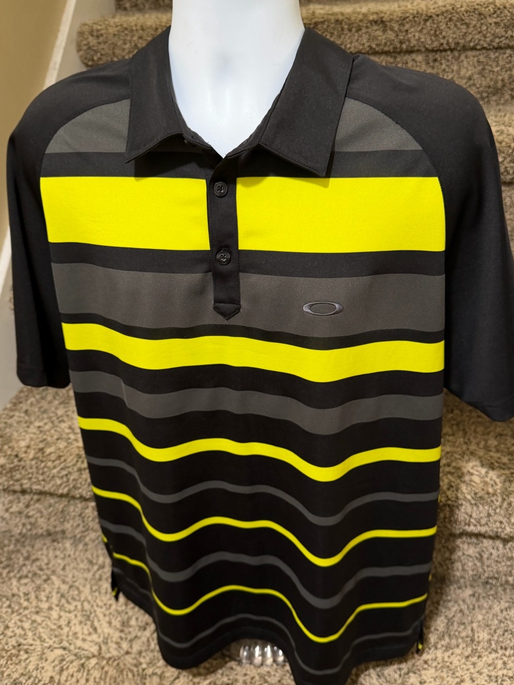 Bright men’s *OAKLEY* regular fit striped wicking casual golf ⛳️ polo shirt - XL